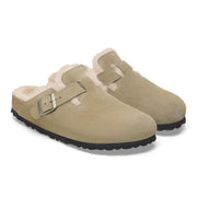 Birkenstock Boston Shearling clog in Taupe suede, three-quarter view of the pair