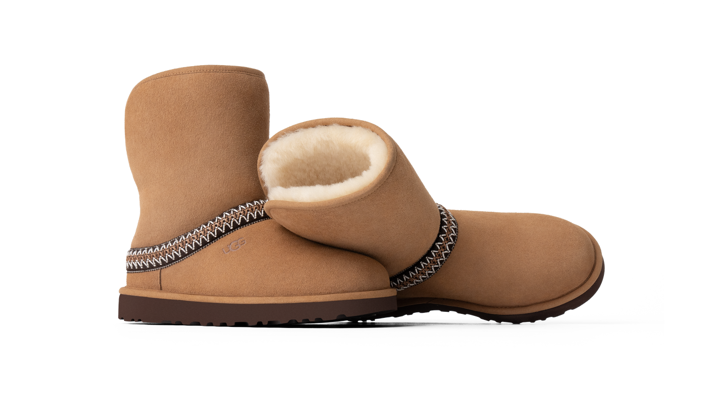 UGG Women's Classic Short Crescent Fashion Boot