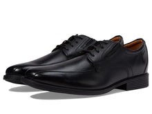 Clarks Men's Whiddon Pace Lace-Up Shoe in Black